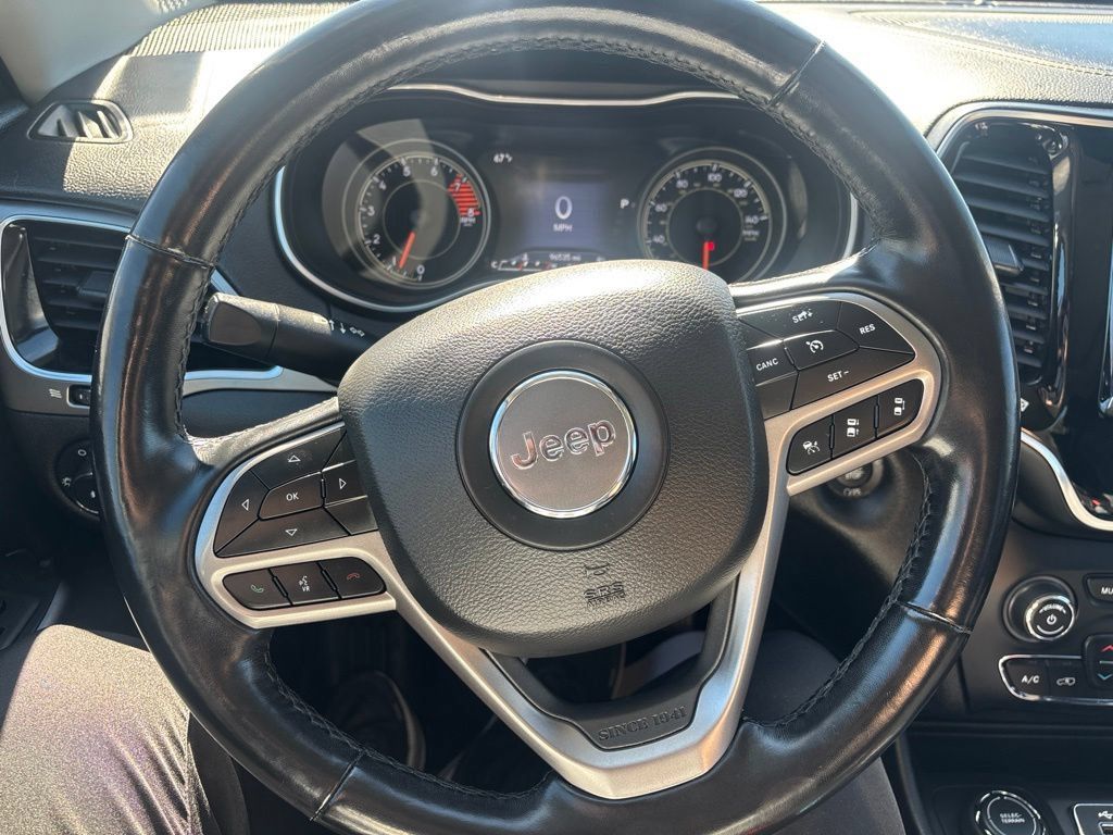 Used 2021 Jeep Cherokee Limited AWD/4WD image 15