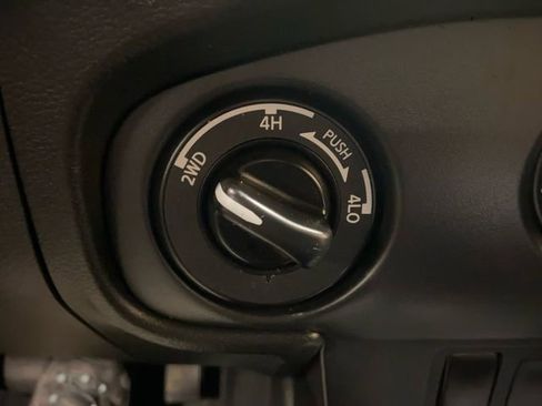 Certified 2023 Nissan Frontier SV w/ Midnight Edition Package image 21