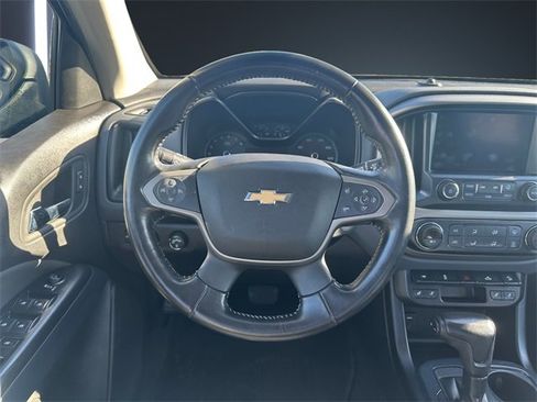 Used 2017 Chevrolet Colorado Z71 w/ Z71 Midnight Edition image 12