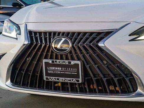 Certified 2023 Lexus ES 250 w/ Premium Package image 8