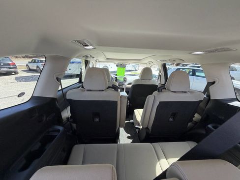 Used 2019 Subaru Ascent Premium image 24