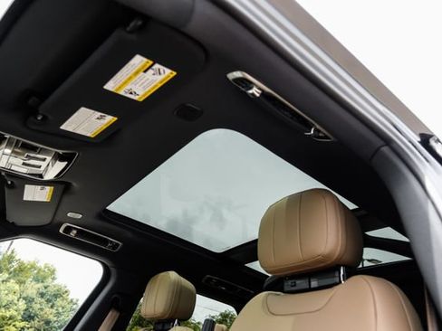 New 2026 Land Rover Range Rover Sport SE AWD/4WD image 5