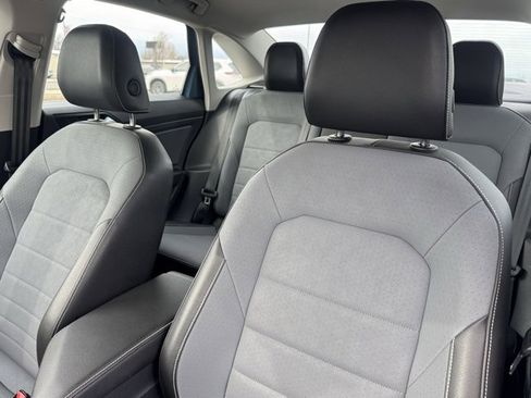 Used 2025 Volkswagen Jetta SE image 10