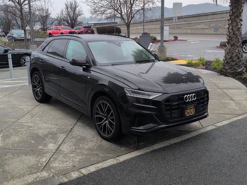 Used 2023 Audi Q8 Premium Plus w/ Premium Plus Package image 4