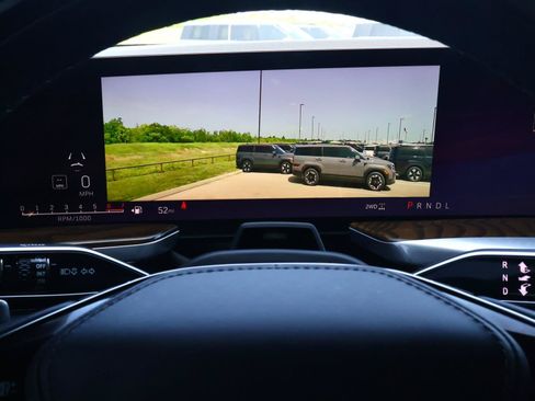 Certified 2025 Cadillac Escalade Sport Platinum AWD/4WD image 41