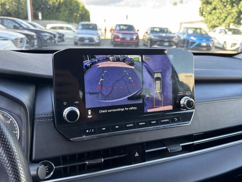 Used 2024 Mitsubishi Outlander AWD image 29