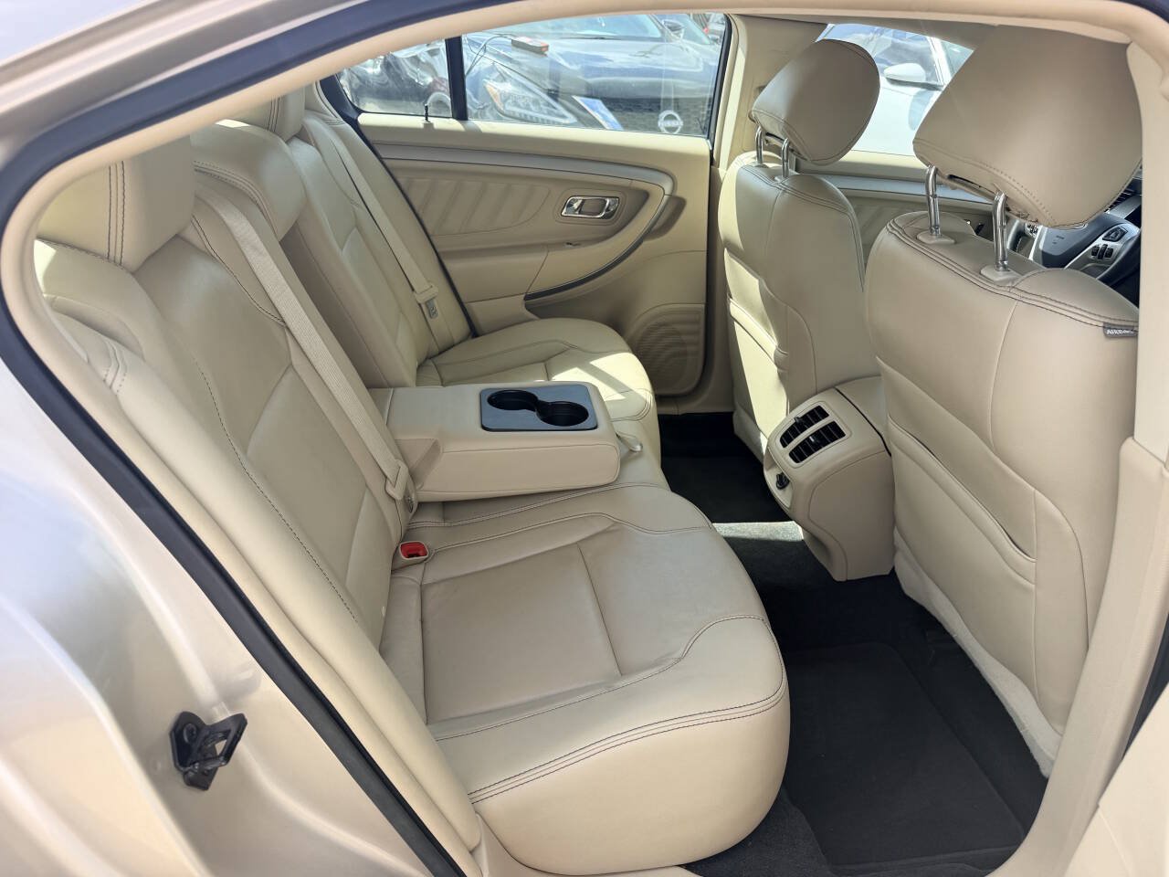 Used 2017 Ford Taurus SEL w/ Equipment Group 201A FWD image 17