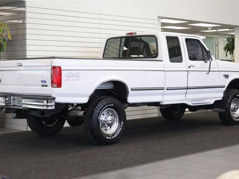 Used 1997 Ford F250 XLT image 7