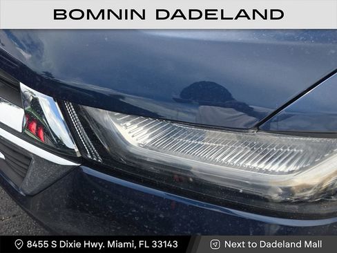 Used 2023 Chevrolet Traverse LT image 10