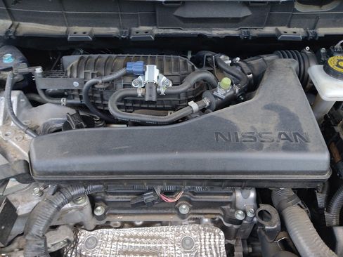 Used 2018 Nissan Rogue SV w/ Premium Package FWD image 30