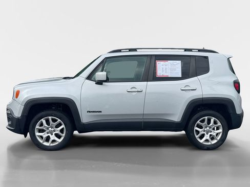 Used 2018 Jeep Renegade Latitude w/ Cold Weather Group AWD/4WD image 7