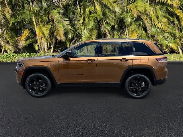 New 2026 Jeep Grand Cherokee Limited w/ Limited Altitude Package RWD image 2