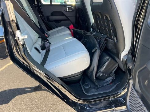 Used 2021 Jeep Gladiator Mojave image 15