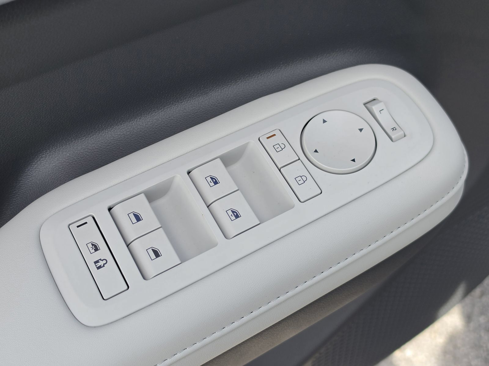 New 2027 Hyundai Santa Fe SEL FWD image 21