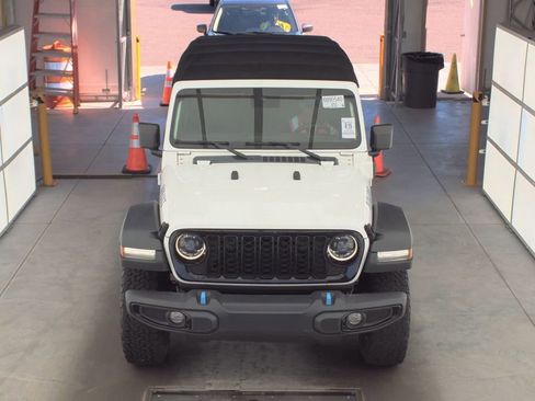 Used 2024 Jeep Wrangler Unlimited AWD/4WD image 12