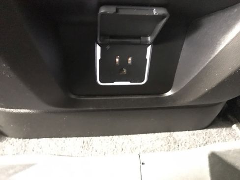 Used 2024 Chevrolet Tahoe High Country image 38