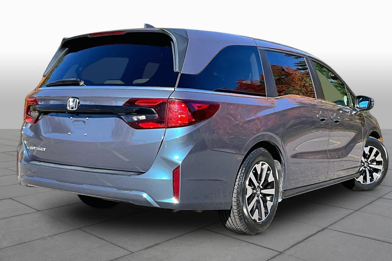 Used 2025 Honda Odyssey EX-L image 13