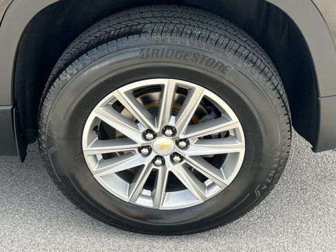Used 2022 Chevrolet Traverse LT w/ LPO, Floor Liner Package AWD/4WD image 17