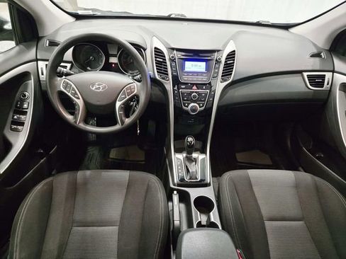 Used 2017 Hyundai Elantra GT image 6