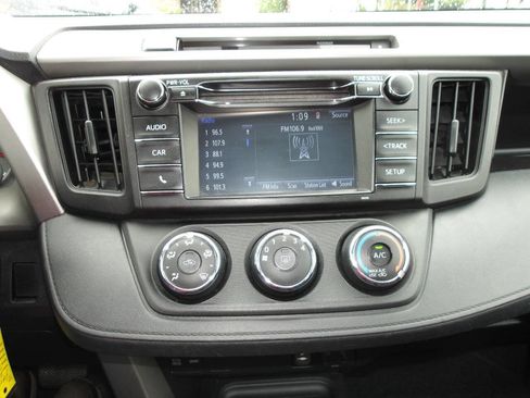Used 2016 Toyota RAV4 LE AWD/4WD image 13