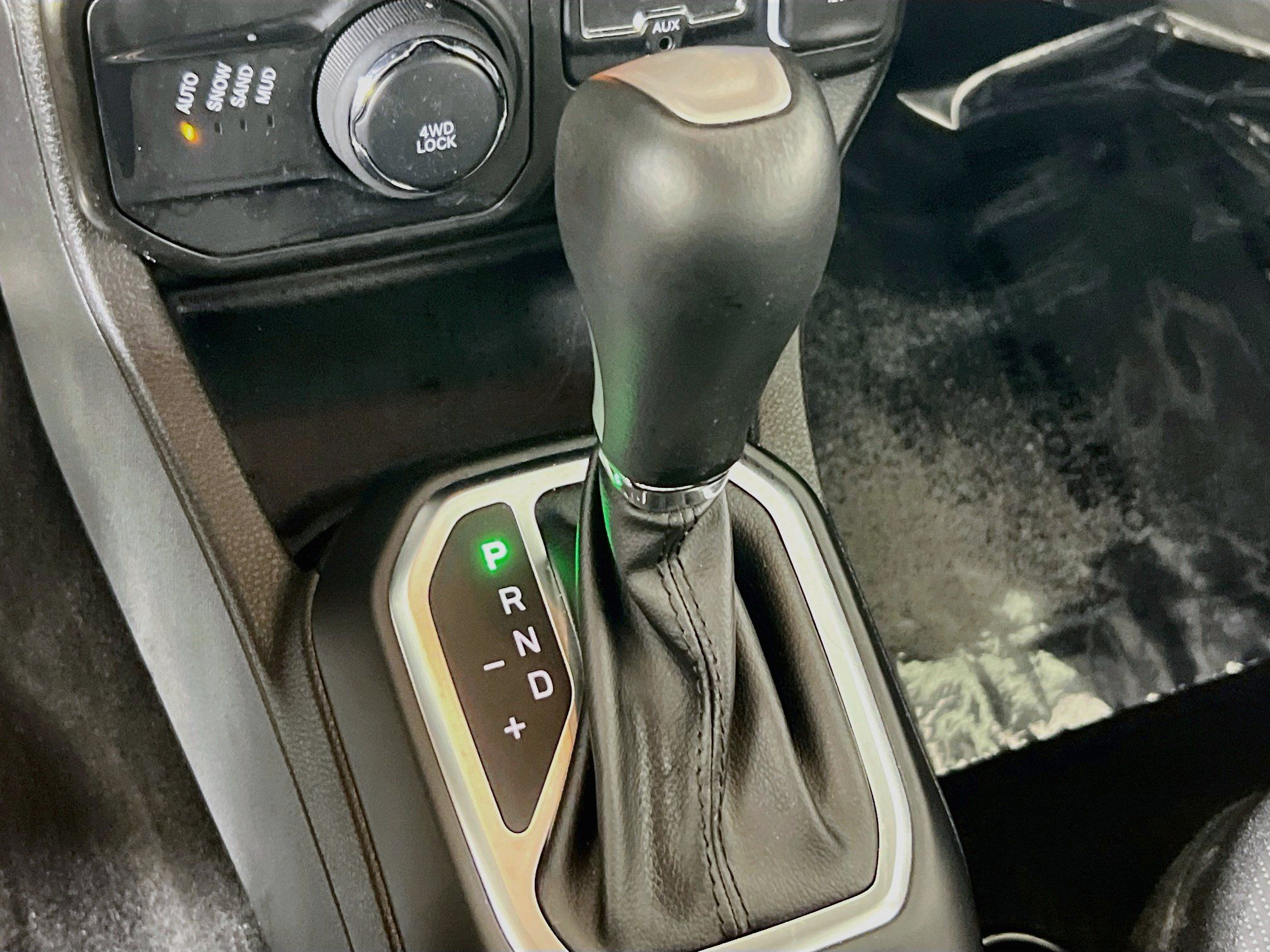 Used 2023 Jeep Renegade Limited AWD/4WD image 16