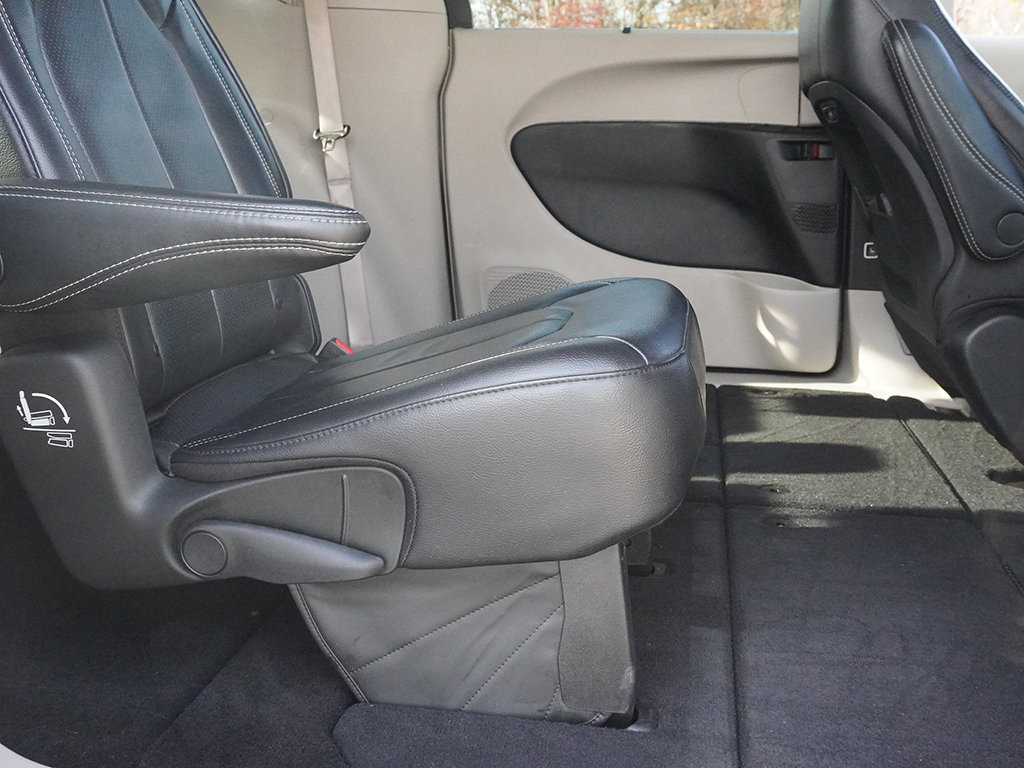 Used 2022 Chrysler Pacifica Touring-L FWD image 31