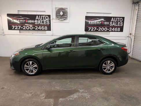 Used 2014 Toyota Corolla LE FWD image 2
