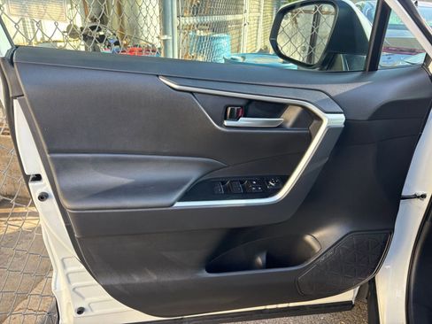 Used 2025 Toyota RAV4 XLE image 31