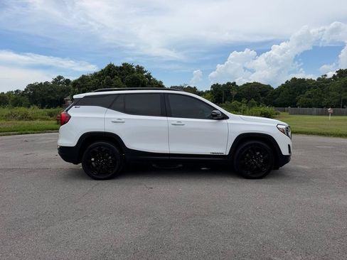 Used 2021 GMC Terrain SLT w/ Infotainment Package II FWD image 6