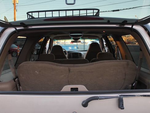 Used 1998 Ford Expedition XLT image 26