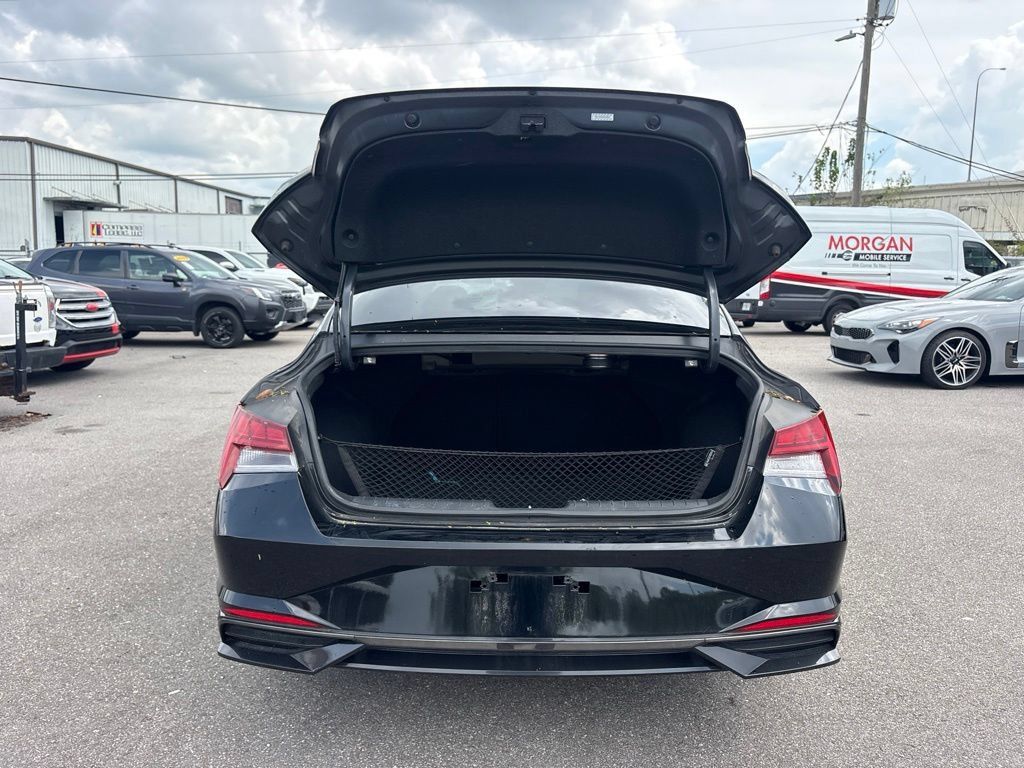 Used 2022 Hyundai Elantra SEL w/ Convenience + Premium Package FWD image 15