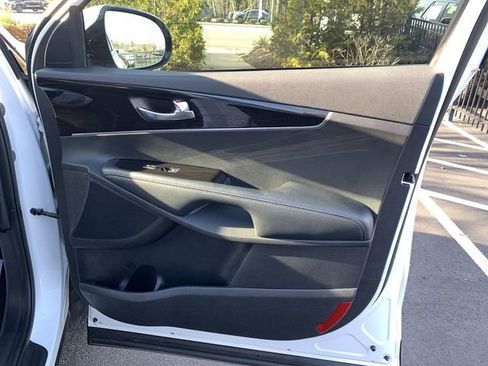 Used 2020 Kia Sorento LX image 13