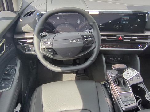 New 2026 Kia Sportage SX FWD image 15