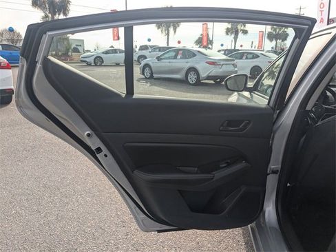 Used 2023 Nissan Altima 2.5 SV image 24