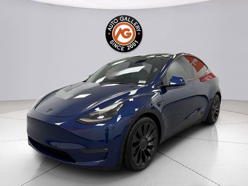 Used 2021 Tesla Model Y Performance image 3