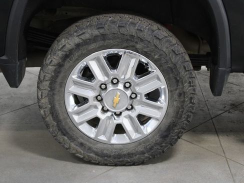 Used 2024 Chevrolet Silverado 2500 High Country w/ High Country Premium Package AWD/4WD image 17
