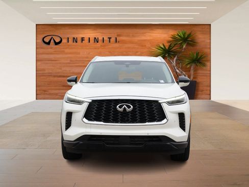 Used 2025 INFINITI QX60 Luxe w/ Vision Package image 2