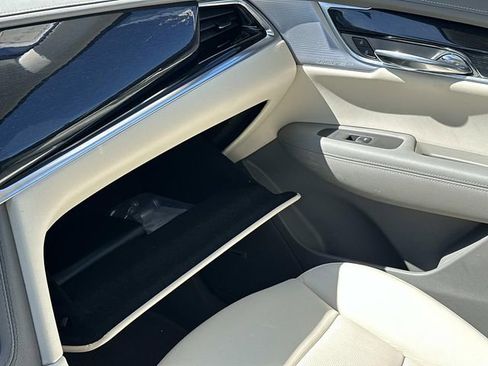 Used 2024 Cadillac XT6 Premium Luxury AWD/4WD image 34