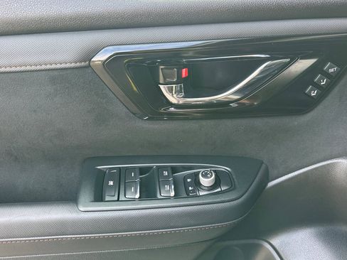 Used 2025 Subaru Forester Touring image 11