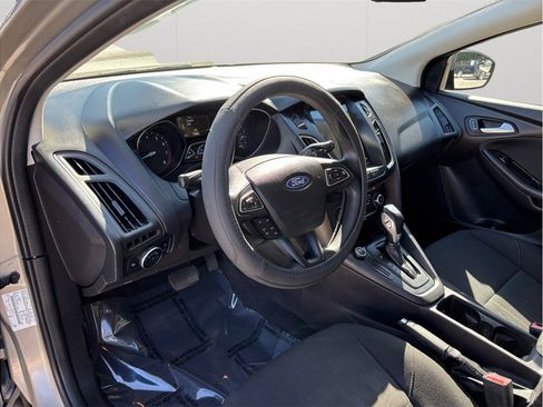Used 2015 Ford Focus SE image 6