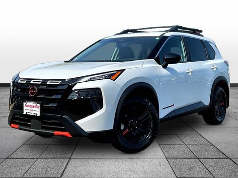 Certified 2026 Nissan Rogue SV AWD/4WD image 3