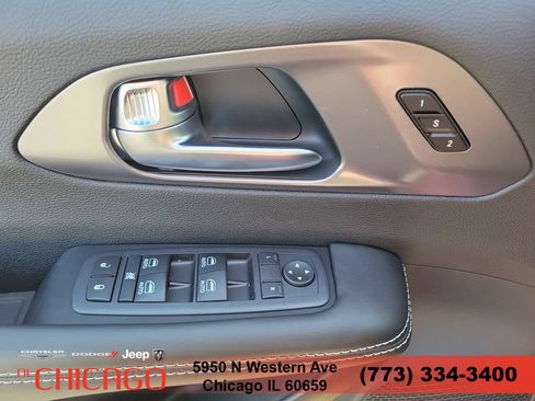 New 2026 Chrysler Pacifica Select AWD/4WD image 19