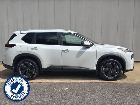 Certified 2025 Nissan Rogue SV w/ SV Premium Package FWD image 2
