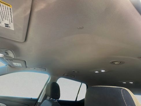 Used 2019 Chevrolet Traverse LT image 21