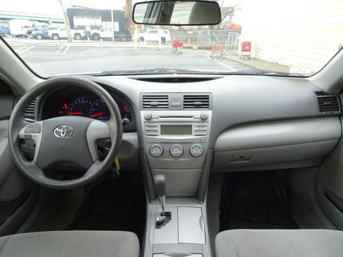 Used 2011 Toyota Camry LE image 13