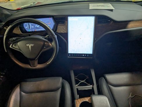 Used 2020 Tesla Model S Long Range Plus image 7