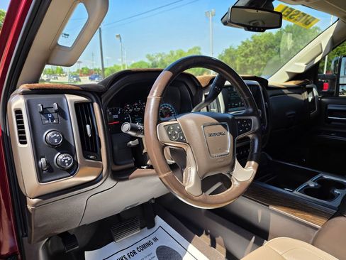 Used 2018 GMC Sierra 3500 Denali w/ Duramax Plus Package AWD/4WD image 15