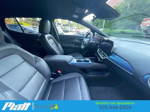 Used 2025 Chevrolet Equinox EV LT FWD image 46