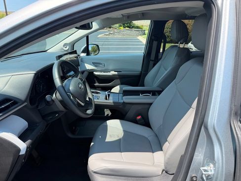 Certified 2025 Toyota Sienna XLE w/ XLE Plus Package AWD/4WD image 9