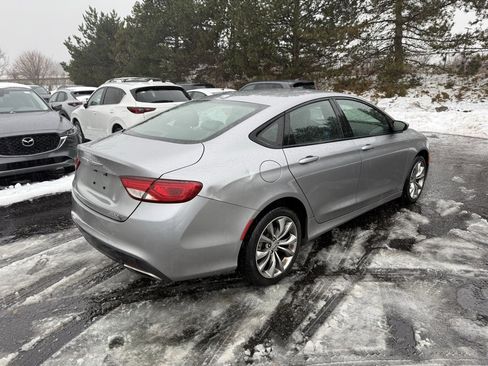 Used 2016 Chrysler 200 S image 3